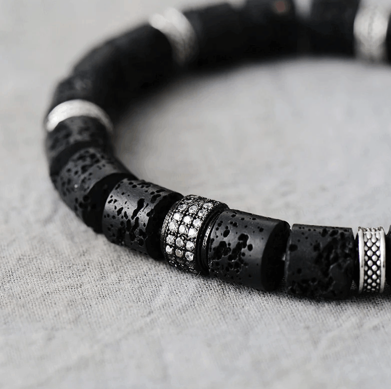 Bracelet en Pierre de Lave avec Roue Symbolique