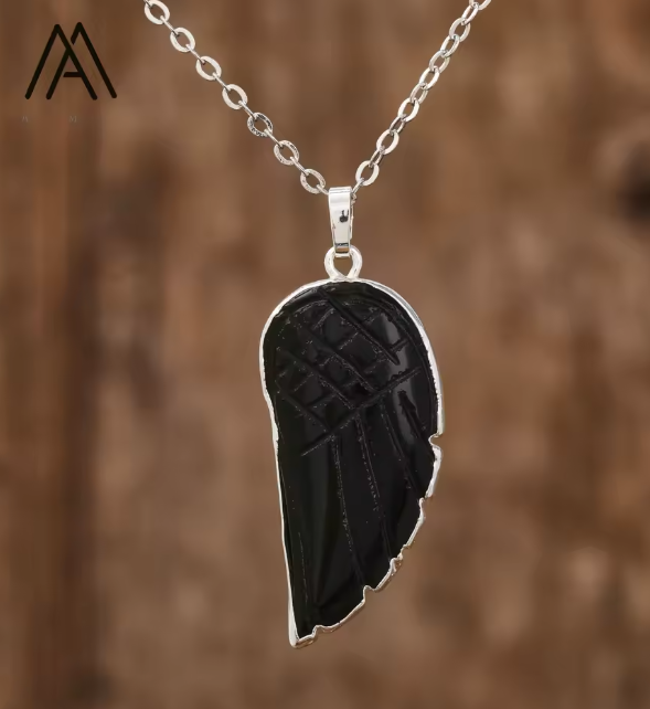 Collier de Luxe Unisexe avec Pendentif Aile d’Ange en Pierre Naturelle
