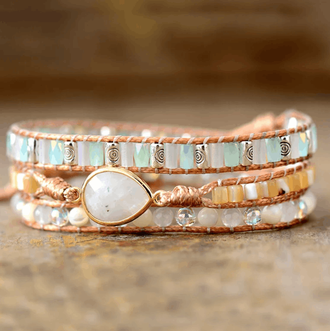 Bracelet Enroulé Éclat Céleste en Pierre de Lune