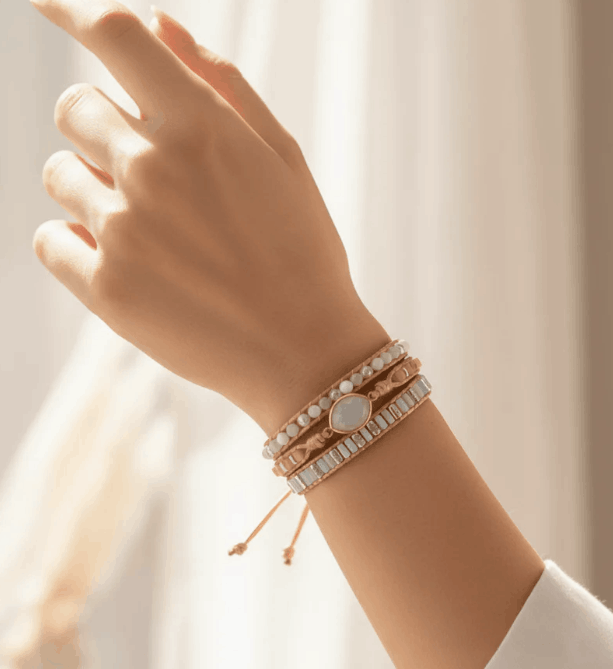 Bracelet Enroulé Éclat Céleste en Pierre de Lune