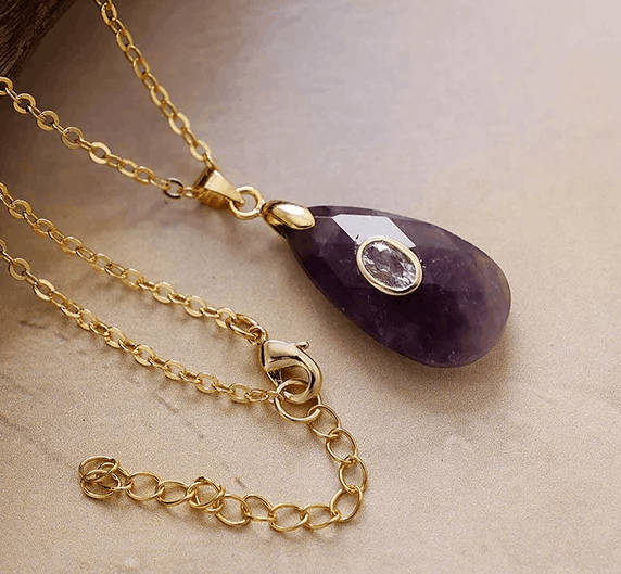 Pendentif Goutte d'Eau en Améthyste Naturelle – Élégance Minimaliste pour Femme