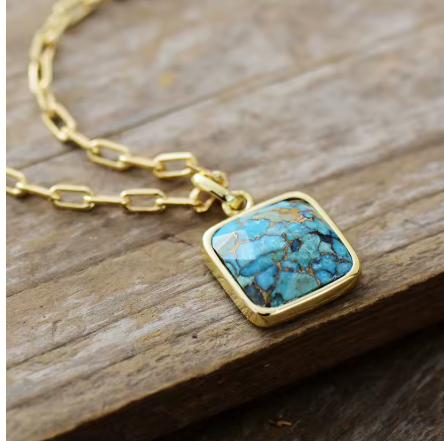 Pendentif Carré en Turquoise Naturelle – Élégance Minimaliste pour Femme