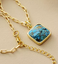 Pendentif Carré en Turquoise Naturelle – Élégance Minimaliste pour Femme
