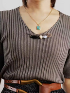Pendentif Carré en Turquoise Naturelle – Élégance Minimaliste pour Femme