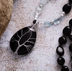 Collier Arbre Noué en Agate et Quartz