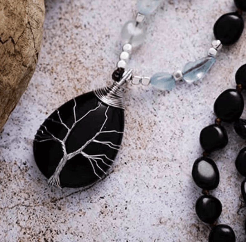 Collier Arbre Noué en Agate et Quartz