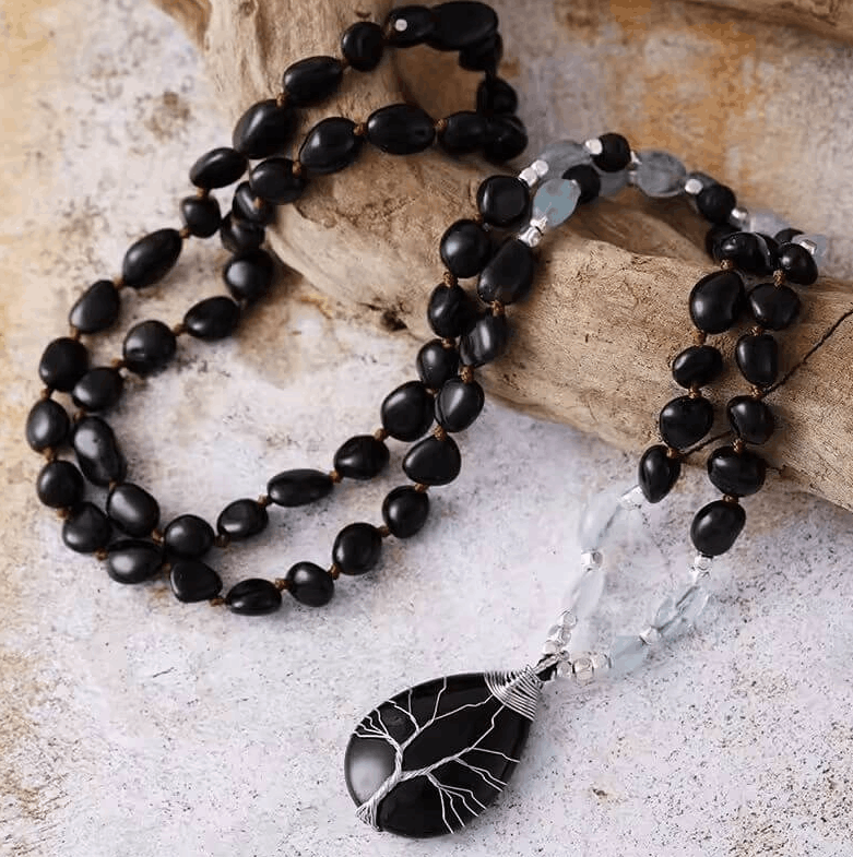 Collier Arbre Noué en Agate et Quartz